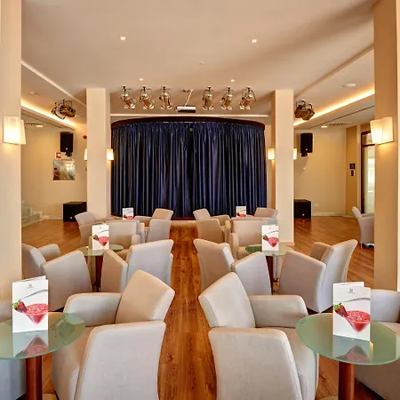 Отель Hipotels Flamenco Conil 4*